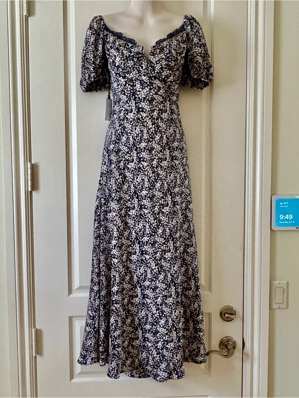 ASTR The Label Floral Puff-Sleeve Maxi Dress, Navy Ditsy Floral, Size M, NWT - Picture 2 of 10
